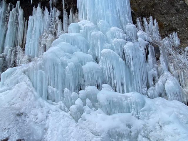 日光東照宮の奥にある氷瀑と氷の世界が見れる日光雲竜渓谷の旅‼︎