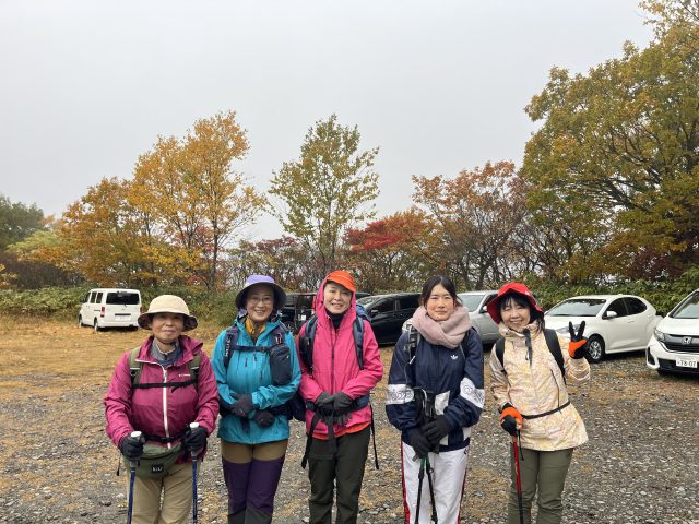 嘘のようなホントの話。10月中旬安達太良山に初冠雪＼＼\\٩( ‘ω’ )و //／／　まさかの希少な絶景を見ることができたツアーになりました。