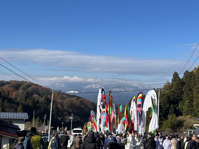 木幡の幡祭りに参加して歴史を垣間見ることができた！五色に彩られた五反幡上列が阿武隈山地を練り歩く光景は感動的でした。